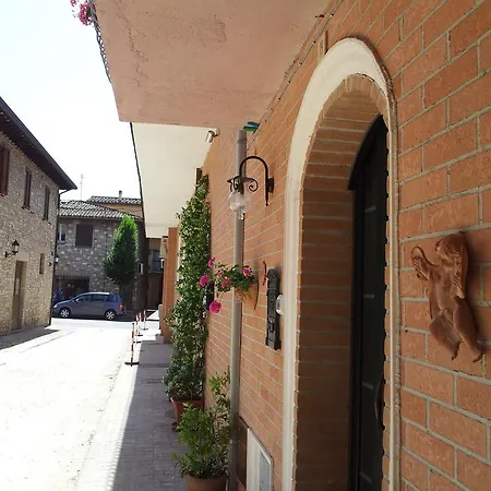 La Corte Degli Angeli Locazioni Turistiche Ассизи