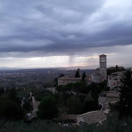 La Corte Degli Angeli Locazioni Turistiche أسيسي